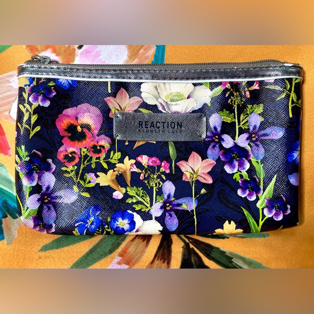 Kenneth Cole Botanical Zip Pouch Bag Make Up Bag